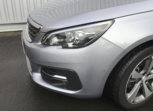 Peugeot 308 PureTech 130ch S&S EAT8 Tech Edition